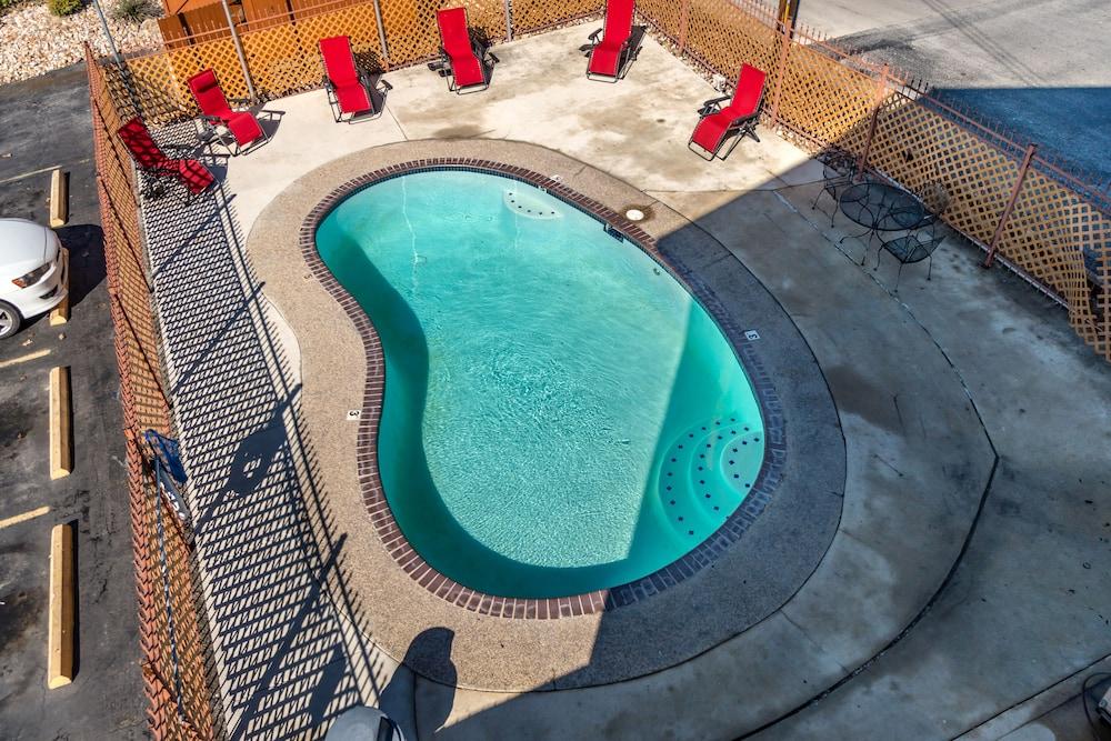Econo Lodge San Antonio Near Seaworld - Medical Center Exterior photo