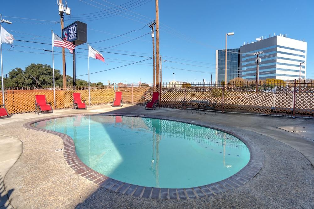 Econo Lodge San Antonio Near Seaworld - Medical Center Exterior photo
