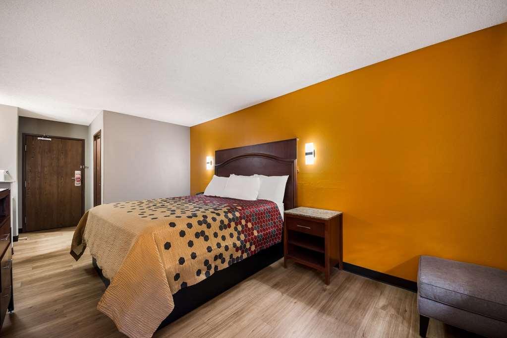 Econo Lodge San Antonio Near Seaworld - Medical Center Room photo