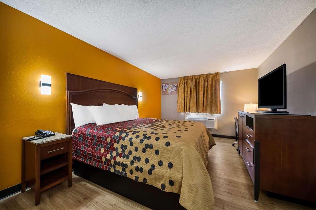 Econo Lodge San Antonio Near Seaworld - Medical Center Room photo