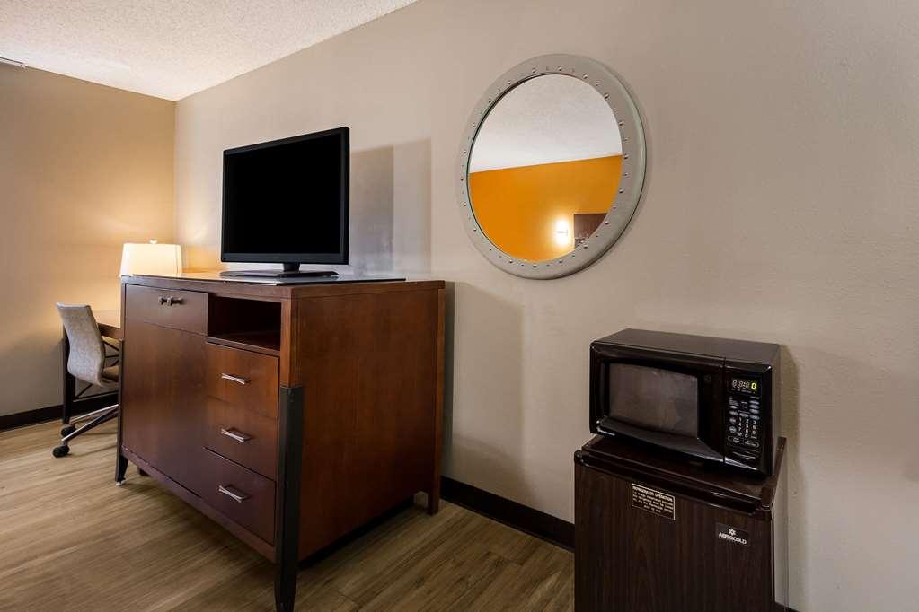 Econo Lodge San Antonio Near Seaworld - Medical Center Room photo
