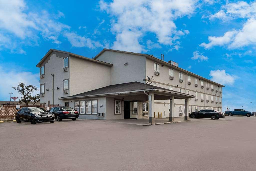 Econo Lodge San Antonio Near Seaworld - Medical Center Exterior photo