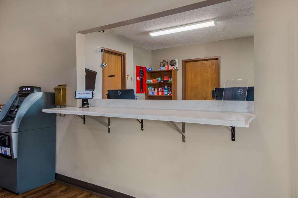 Econo Lodge San Antonio Near Seaworld - Medical Center Interior photo