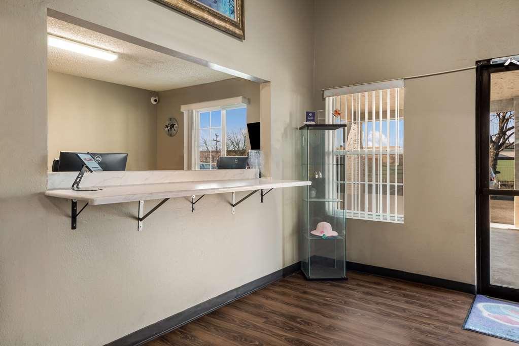 Econo Lodge San Antonio Near Seaworld - Medical Center Interior photo